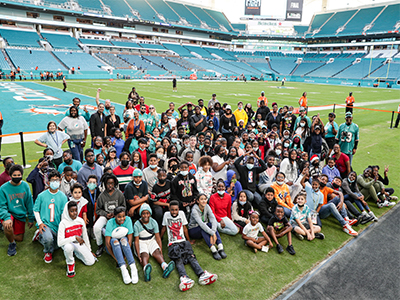 Congress MS students on Dolphins field